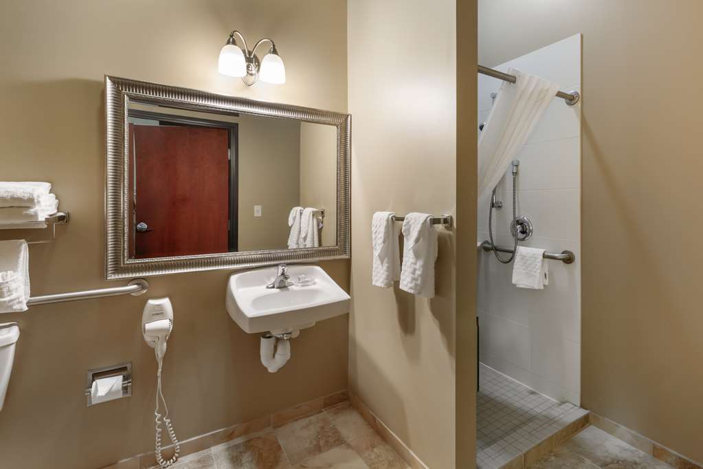 Best Western Golden Prairie Inn & Suites - photo 33