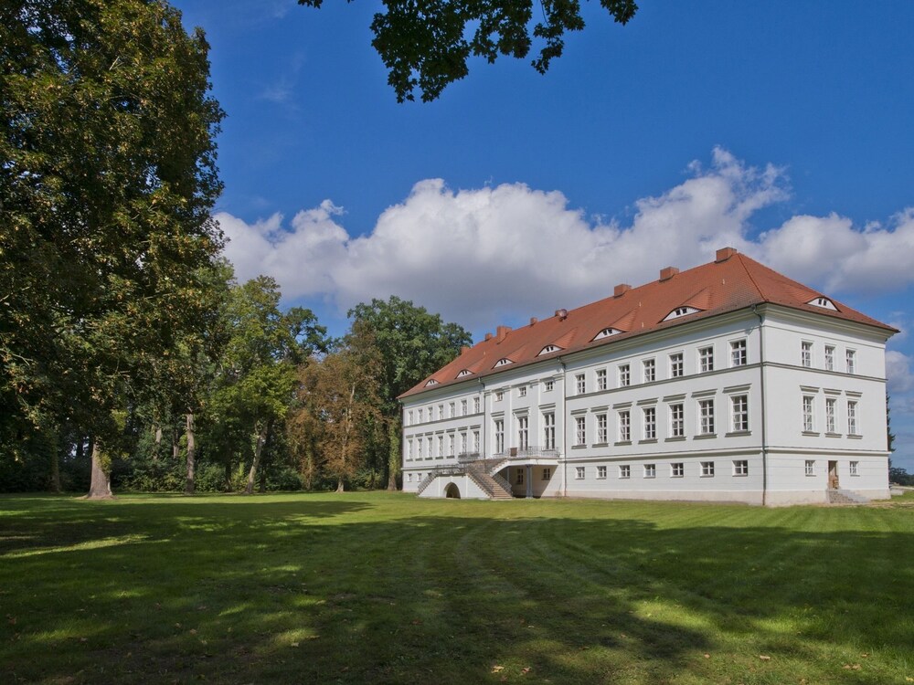 Schloss Retzow Apartments — 4-Star Luxury Hotel in Rechlin, Germany