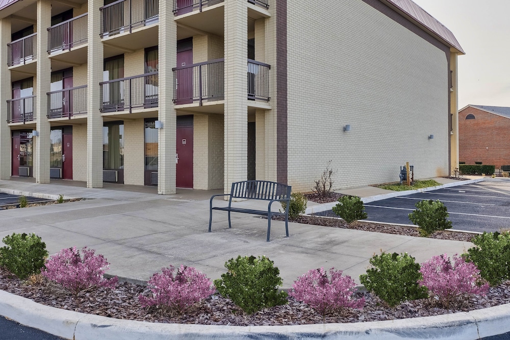 Red Roof Inn PLUS Huntsville Madison - photo 43
