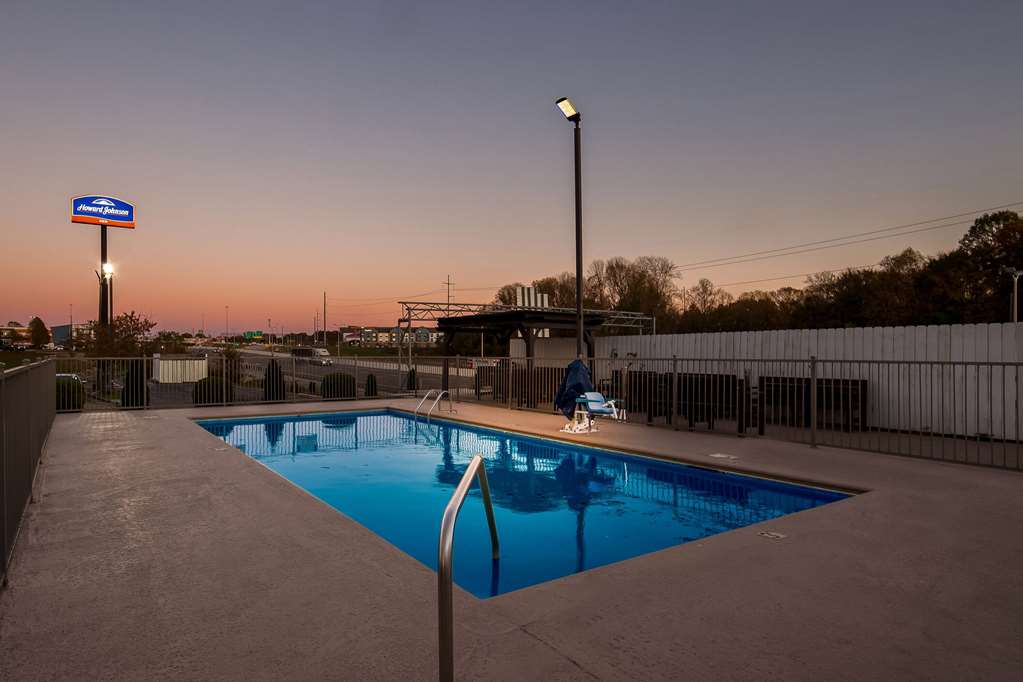 Howard Johnson by Wyndham Jackson - photo 10