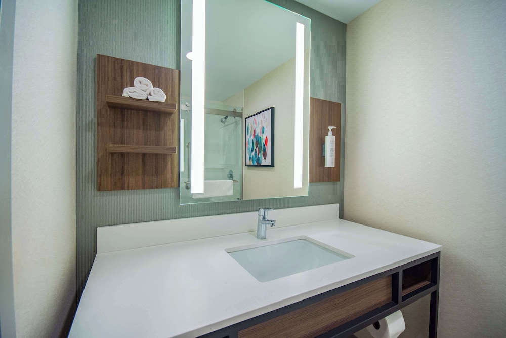 Hilton Garden Inn Danbury - photo 20
