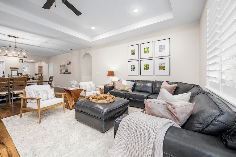 Elegant Escape: Tour Willamette Wine Country in Newberg, United States