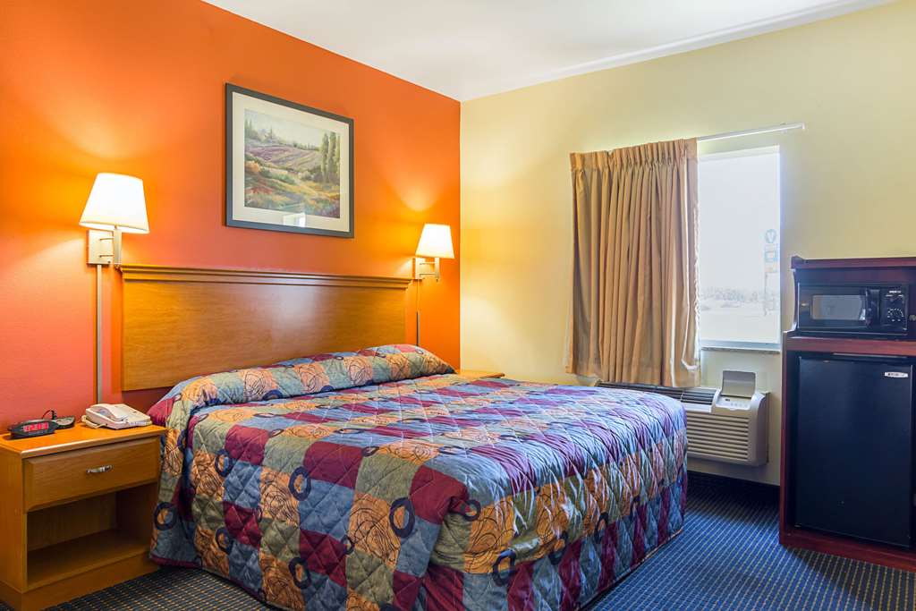 Econo Lodge Inn & Suites Pritchard Road North Little Rock - photo 11