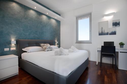 Navigli Duomo Magnificent View of the Skyline — 4-Star Luxury Hotel in Milan, Italy