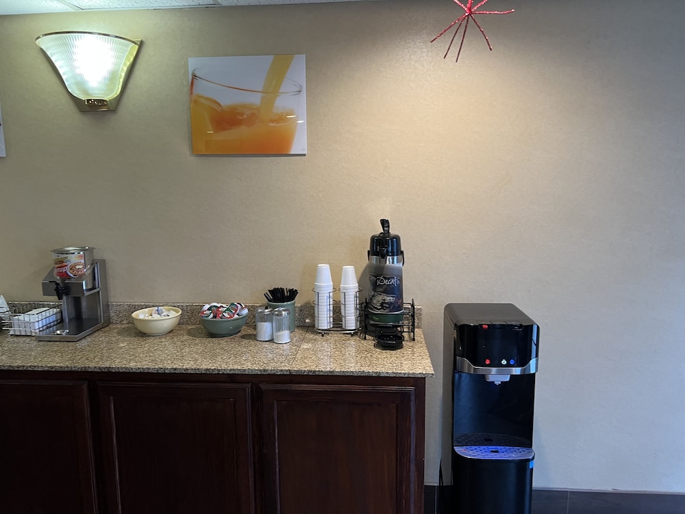 Americas Best Value Inn Pharr - photo 44