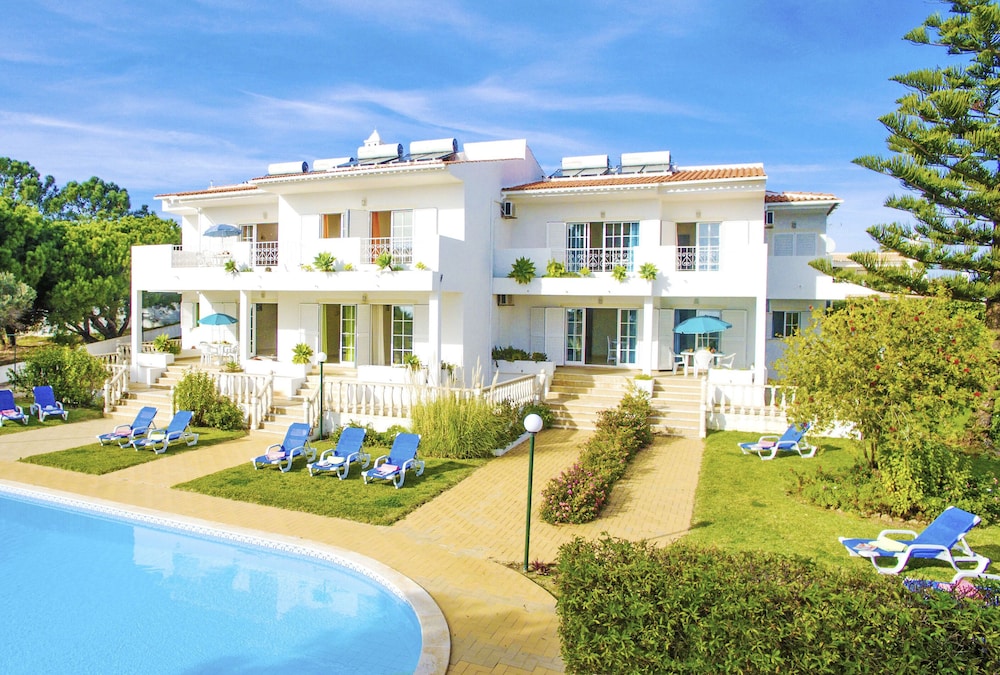 Apartamento Bella Vista 4 — 4-Star Luxury Hotel in Albufeira, Portugal