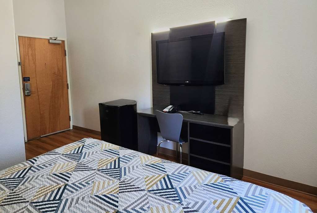 Baymont by Wyndham San Antonio Airport - photo 12