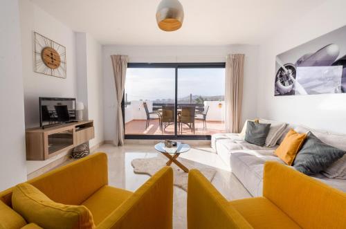 Lotus 2401 Beautiful apartment with pool & sea view — 4-Star Luxury Hotel in Casares, Spain