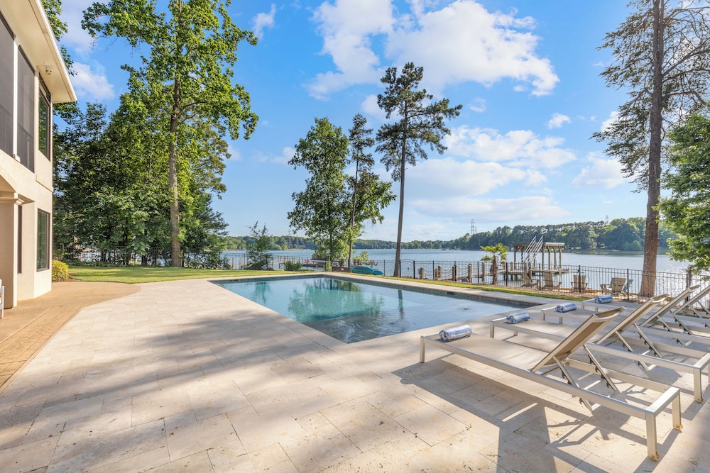 Mallard Vestige in Denver, United States