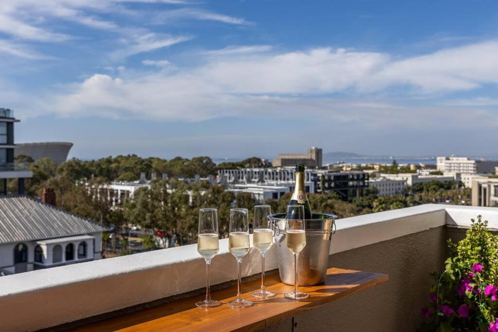 Greenpoint Emerald — 4-Star Luxury Hotel in Cape Town, South Africa