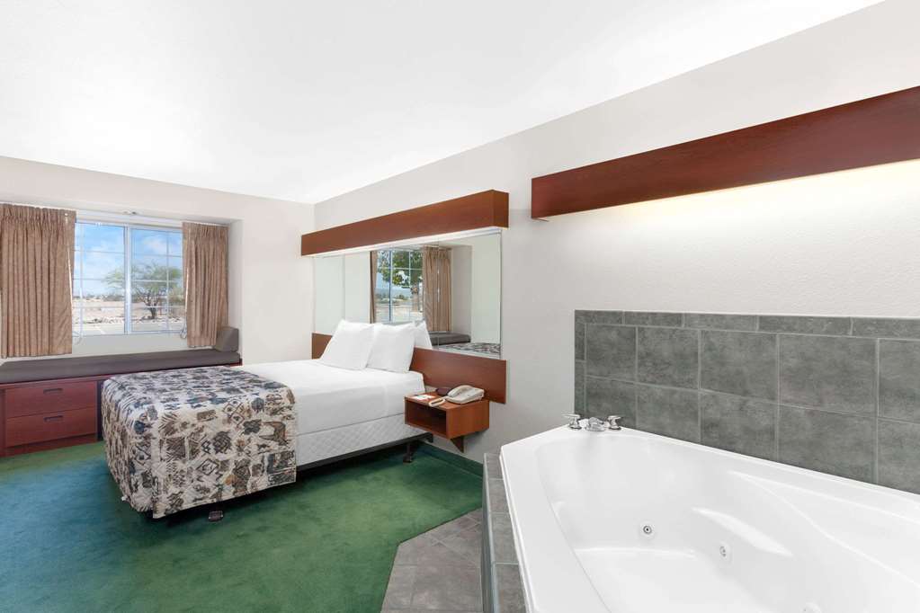 Microtel Inn & Suites by Wyndham Wellton - photo 12