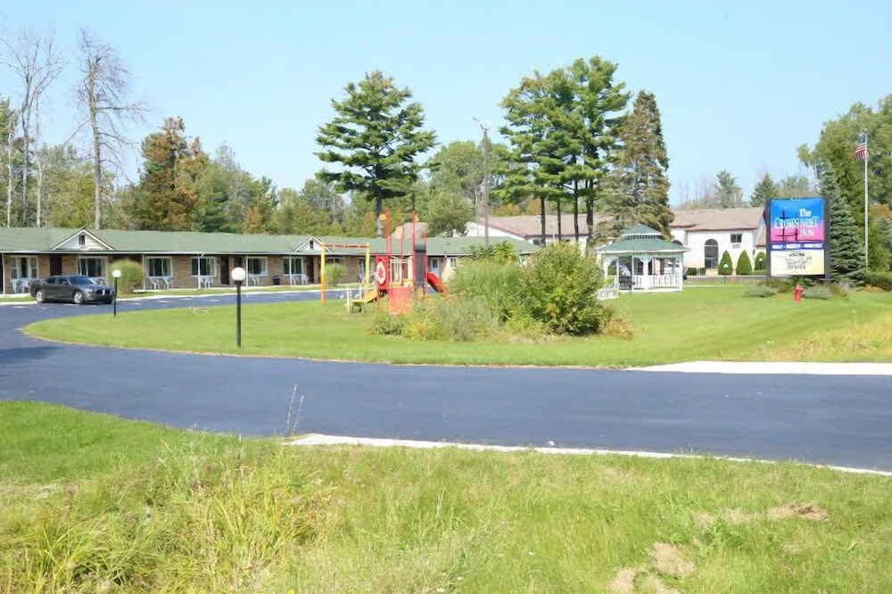 Crows Nest Inn Tawas - photo 30