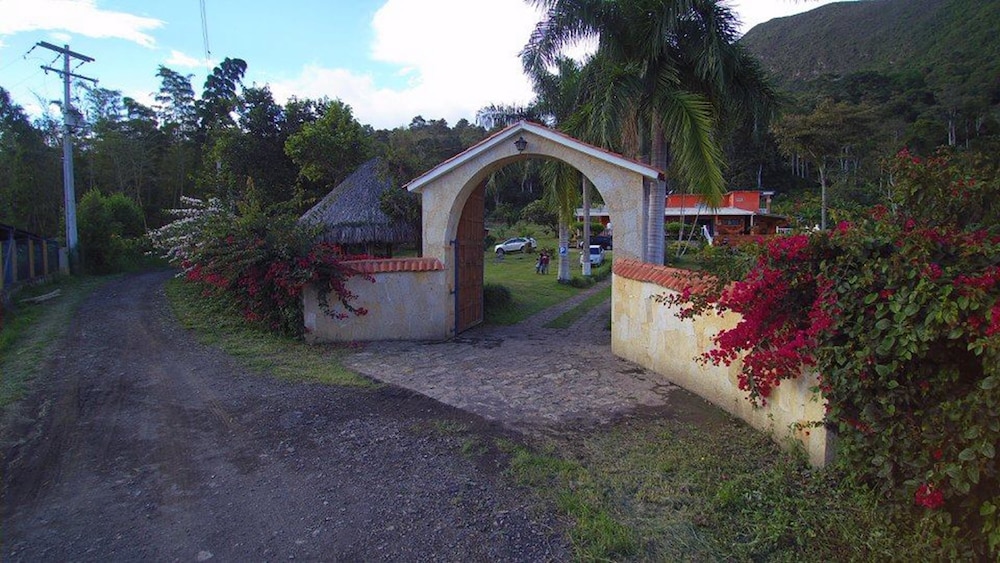 Finca Temática Cafetera Las Mercedes pet-friendly hotel Tibacuy