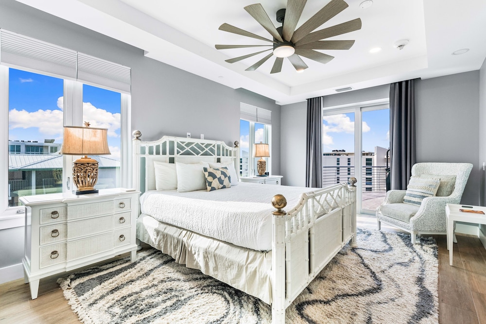 Beach House Residence By Beachside Management — 4-Star Luxury Hotel in Sarasota, United States