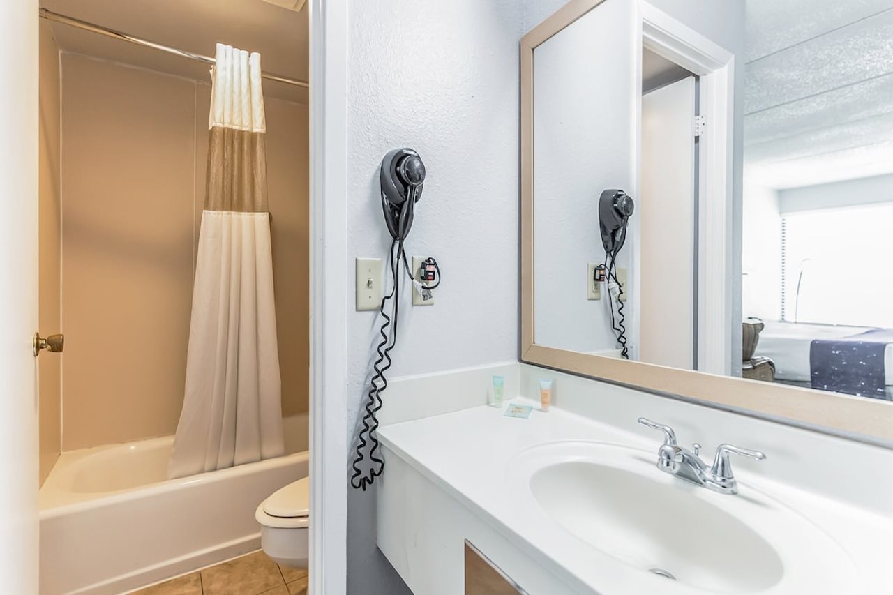 Home 1 Suites Extended Stay Kissimmee - photo 19