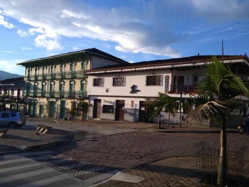 Hotel Tahami — Sonson