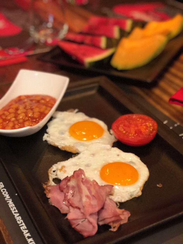 מזון ומשקאות