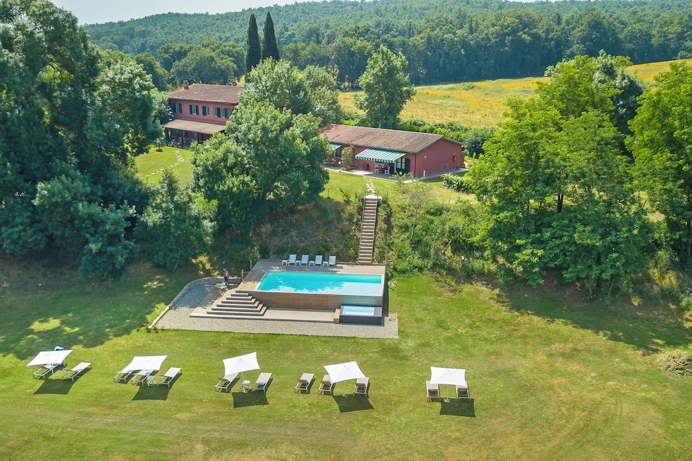Relaxing Family Podere Delle Rose Pool & Garden in Civitella Marittima, Italy