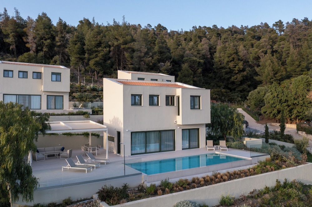 Olive Grove Villas with Private Pools — 4-Star Luxury Hotel in Nikiti, Greece