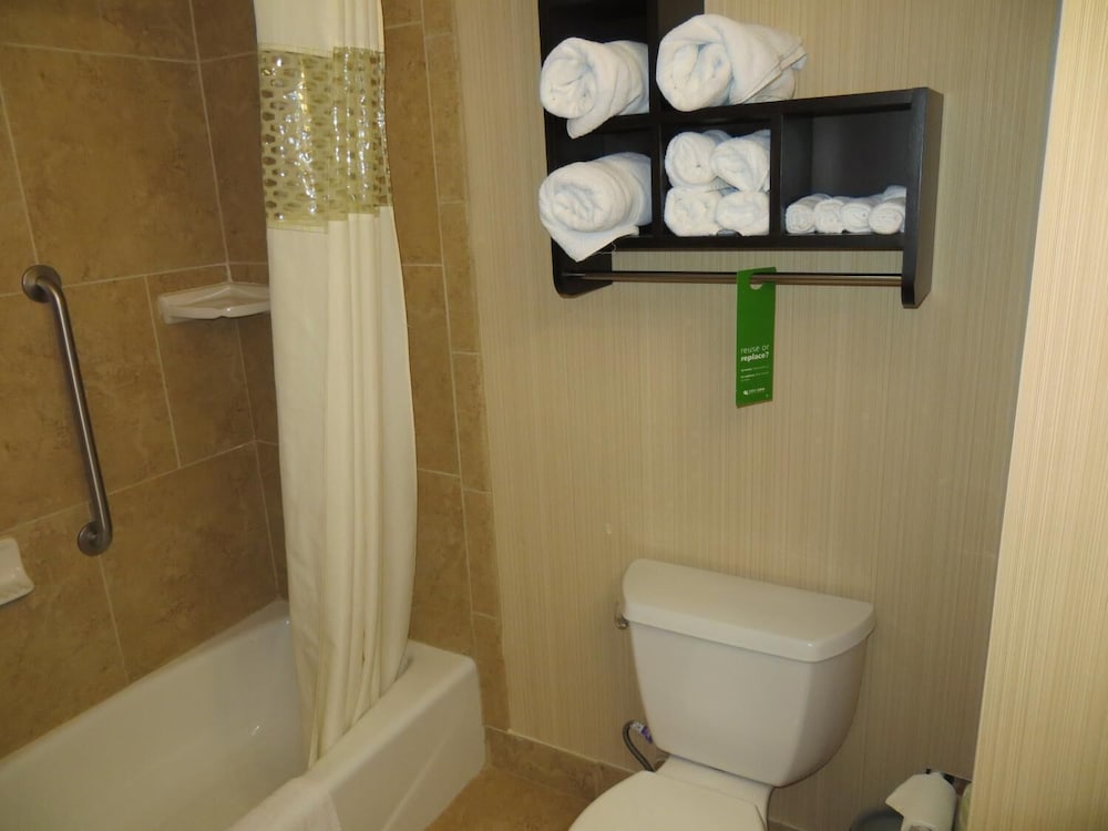 Hampton Inn La Grange - photo 10