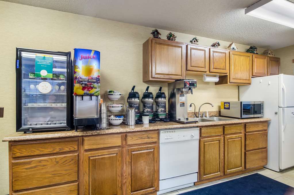 Quality Inn Goodland I 70 - photo 33