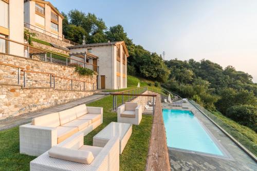 beautiful poolside and stunning lake view Gardenia — 4-Star Luxury Hotel in Bellano, Italy