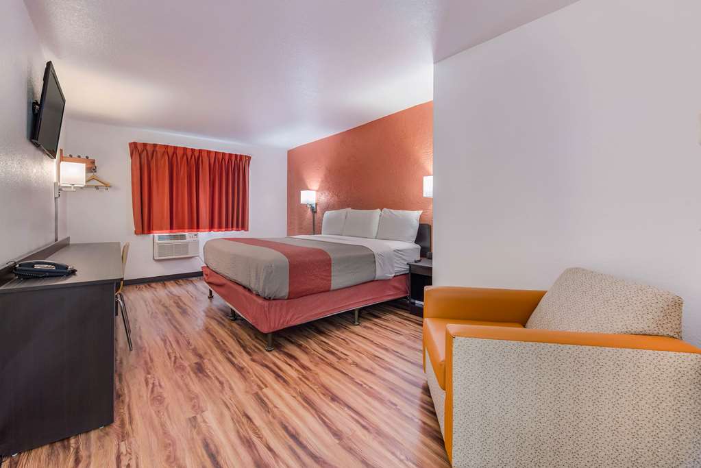 Motel 6 Saint Paul MN I 94 - photo 4