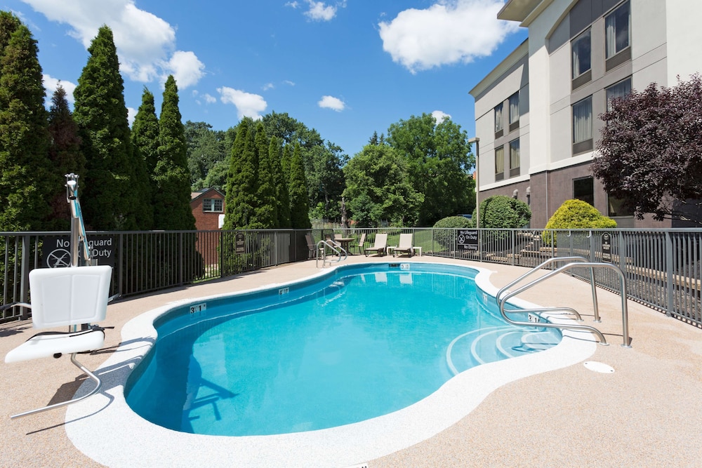 Hampton Inn Pittsburgh West Mifflin - photo 26