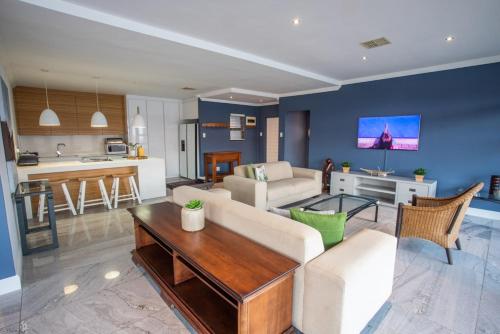 Stay at The Point Palatial Private Penthouse — 4-Star Luxury Hotel in Durban, South Africa