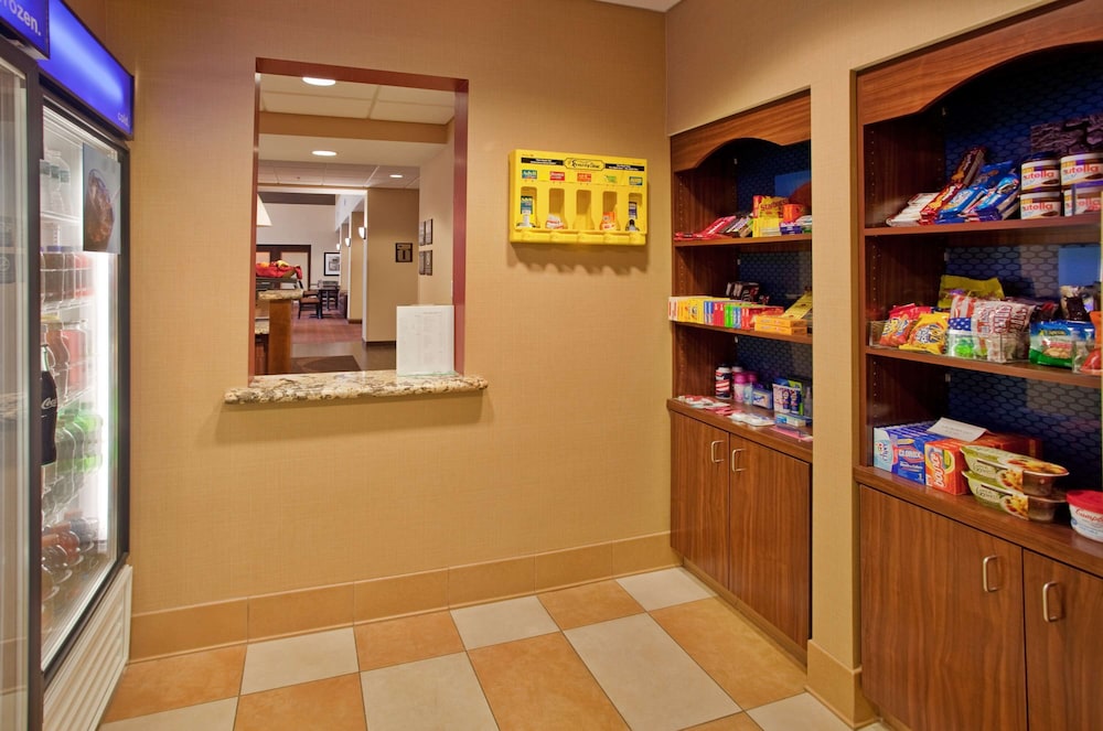 Hampton Inn & Suites Watertown - photo 83