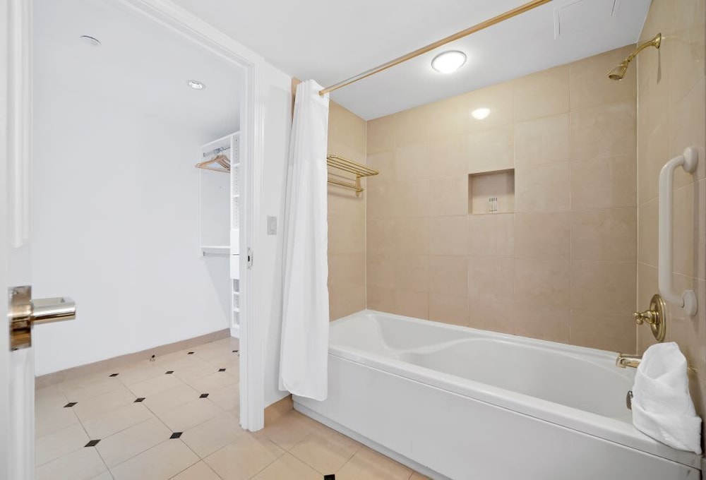 2br 3ba Condo Right Between Hard Rock and Ocean Casino - photo 16
