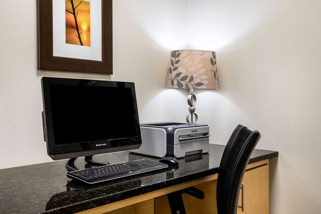 La Quinta Inn by Wyndham Davenport & Conference Center - photo 47