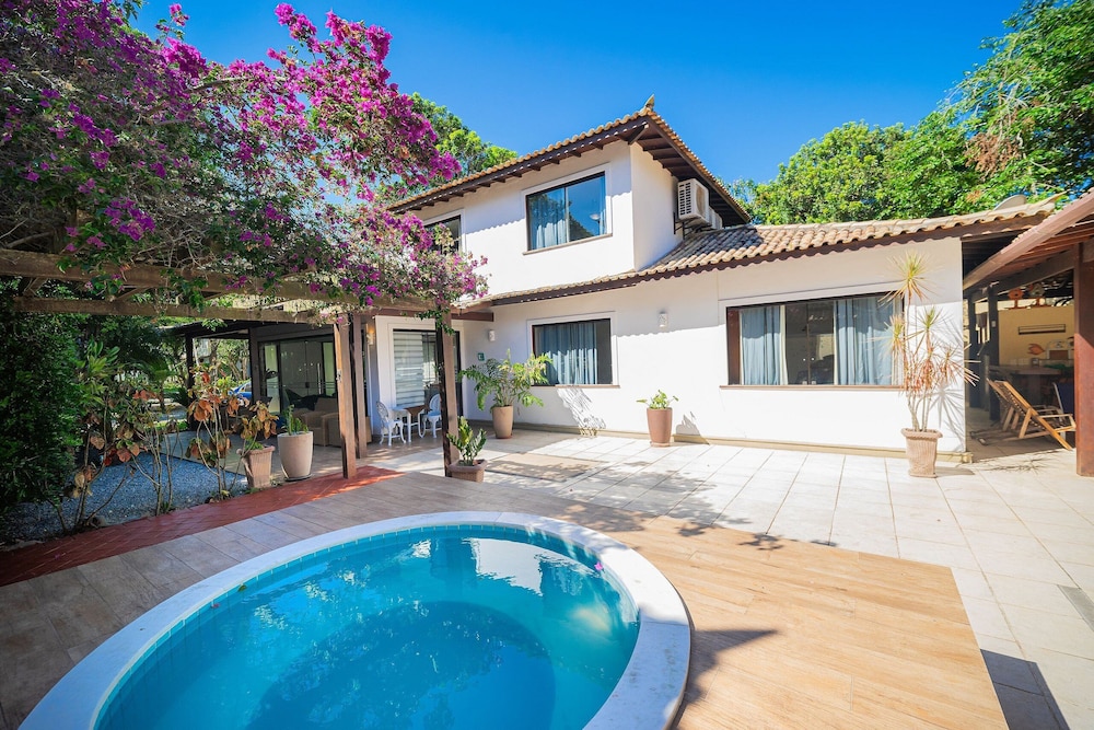 Bz90 Casa 200m da praia área gourmet — 4-Star Luxury Hotel in Armacao De Buzios, Brasil