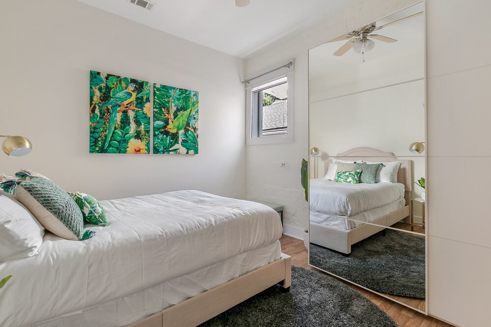 Hip 2BR in Arts Warehouse District - photo 6