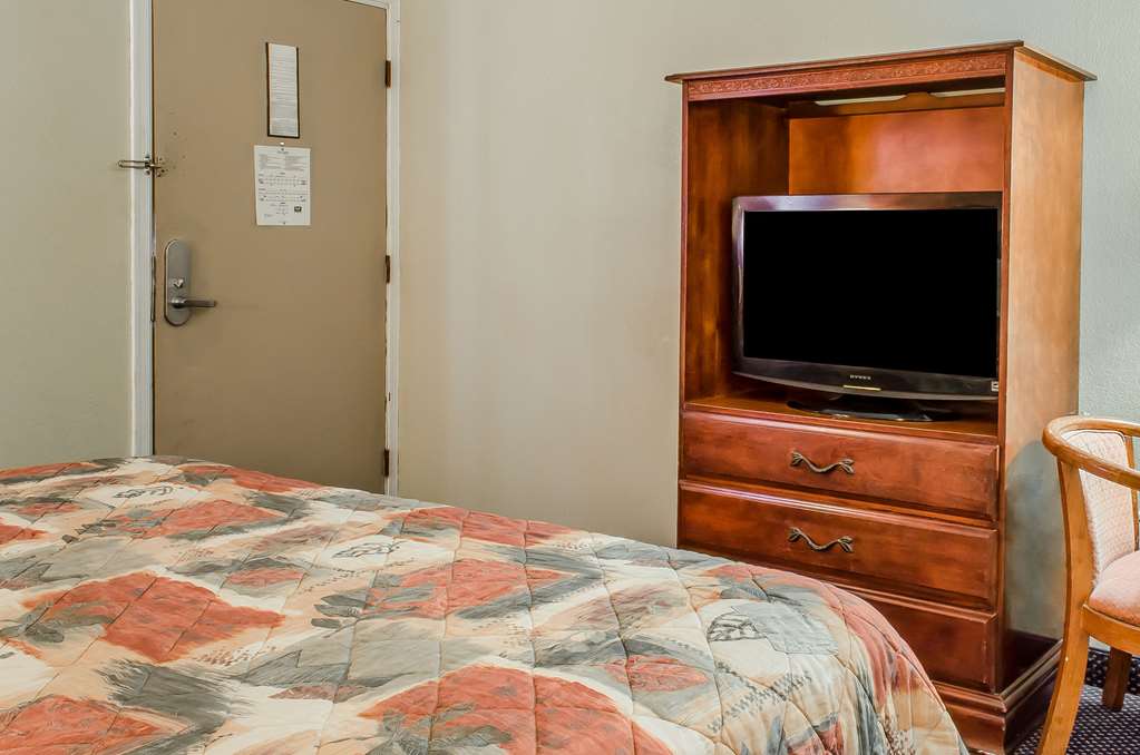 Rodeway Inn Allentown South - photo 19