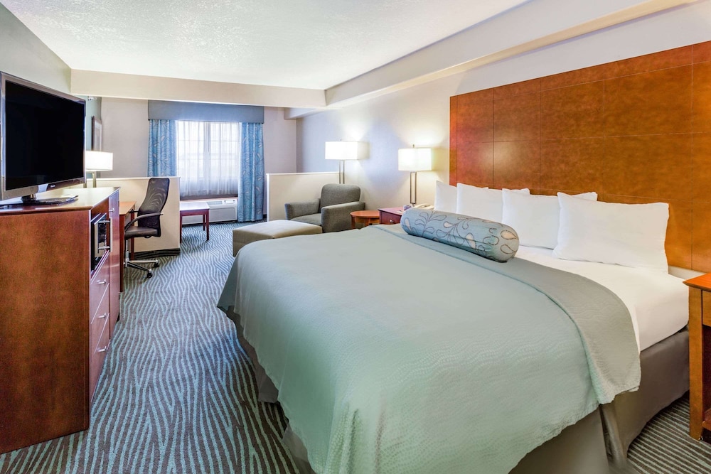 AmericInn by Wyndham Des Moines Airport - photo 25