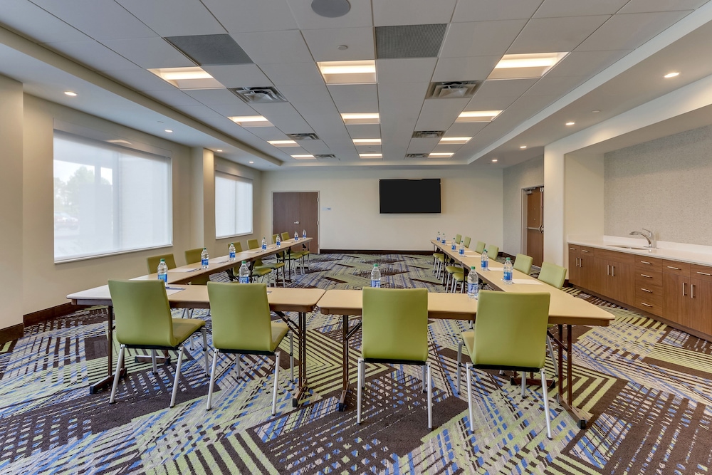 Holiday Inn Express Wilmington Porters Neck - photo 50