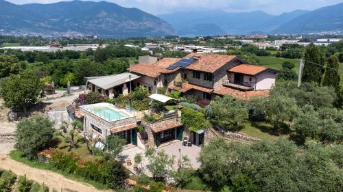 Villa Mia Con SPA E Piscina — 4-Star Luxury Hotel in Corte Franca, Italy