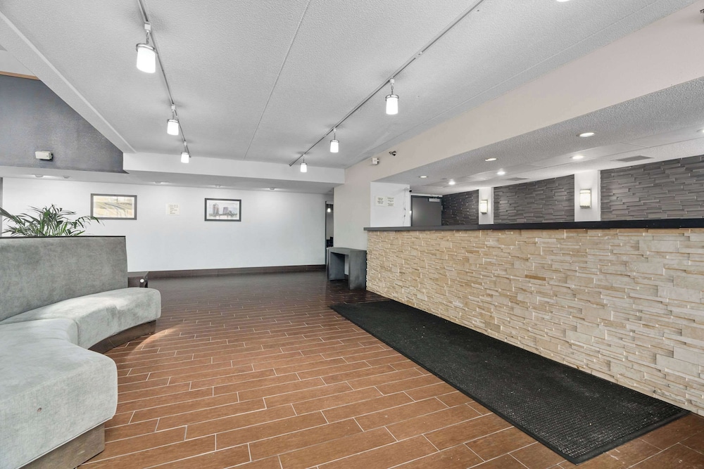 Quality Inn & Suites Mall of America MSP Airport - photo 2