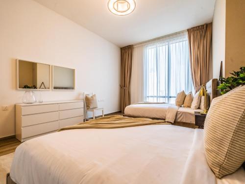 Jaw dropping Canal and Skyline Views Close to DT — 4-Star Luxury Hotel in Dubai, United Arab Emirates