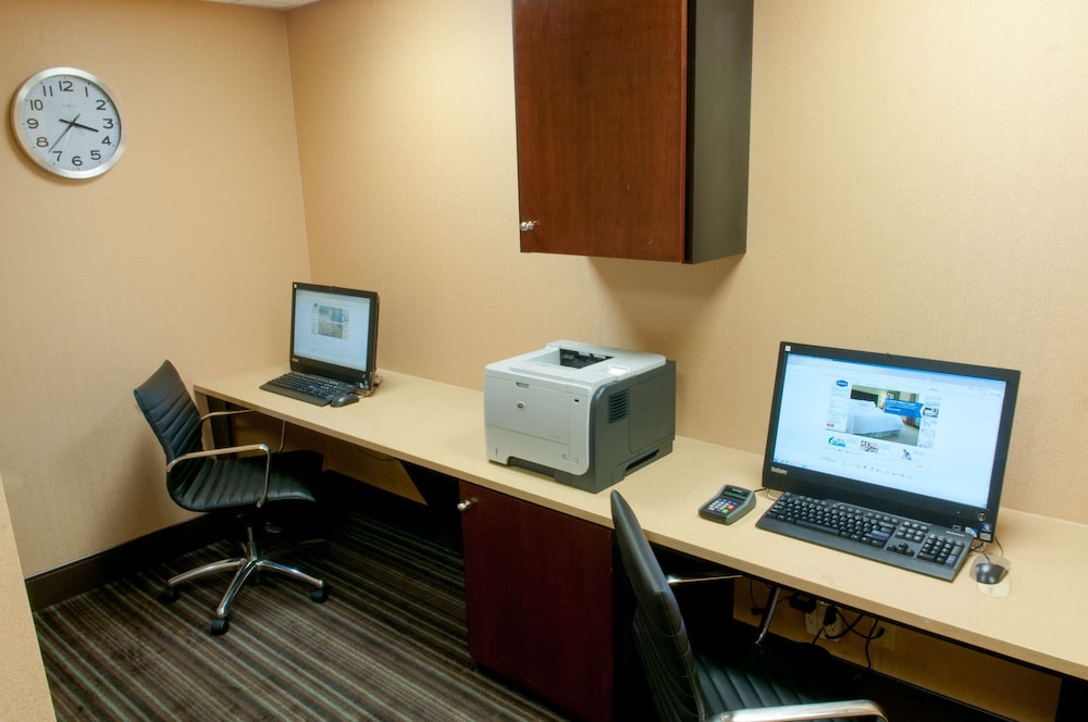 Hampton Inn Louisville North Clarksville - photo 52