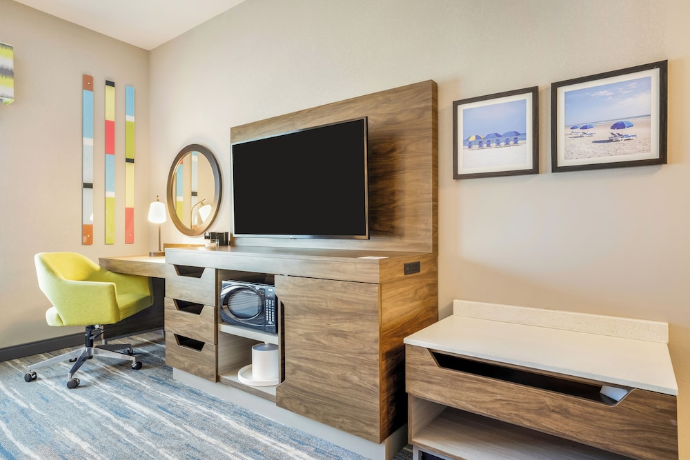 Hampton Inn Fort Myers Downtown - photo 13