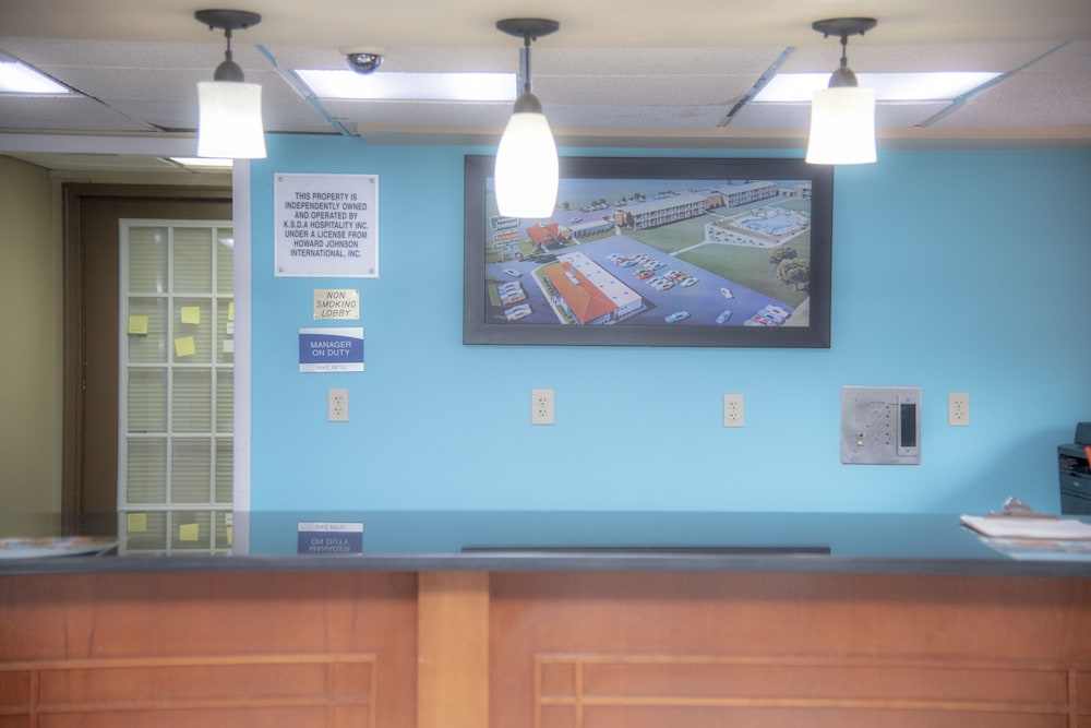 Howard Johnson Hotel & Suites by Wyndham Allentown Dorney - photo 4