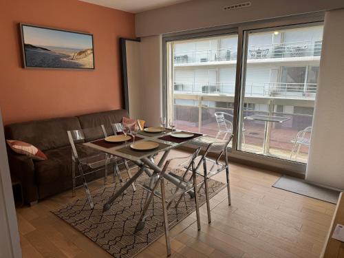 Chez Tonton Studio Cabine Au Calme Avec Parking in Le Touquet-Paris-Plage, France