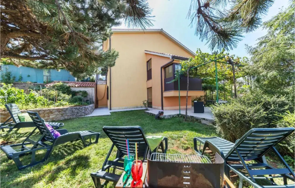 Apartment Ripenda 30 B Ii — 4-Star Luxury Hotel in Labin, Croatia