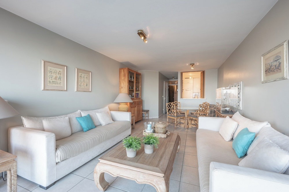 Apartment in Knokke Heist with Sea Views — 4-Star Luxury Hotel in Knokke-Heist, Belgium