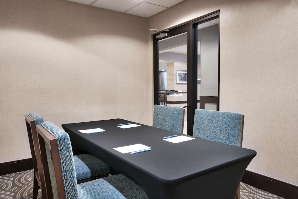 Hampton Inn & Suites Ft. Worth Burleson - photo 31