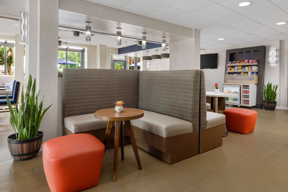 Hampton Inn Ft. Lauderdale Cypress Creek - photo 3