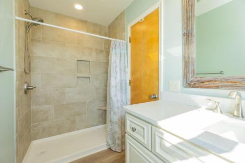 Yorkshire by Oak Island Accommodations - photo 46