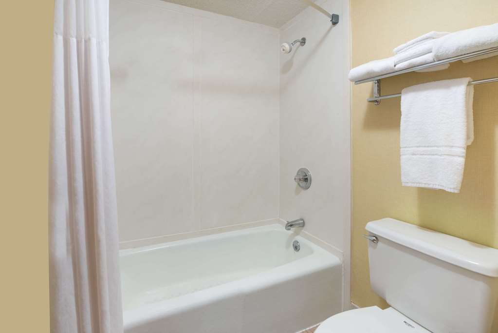 Days Inn by Wyndham Paducah I 24 Exit 4 - photo 12